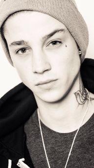 欧美微笑男图片黑白,欧美微笑男肖像的深情演绎